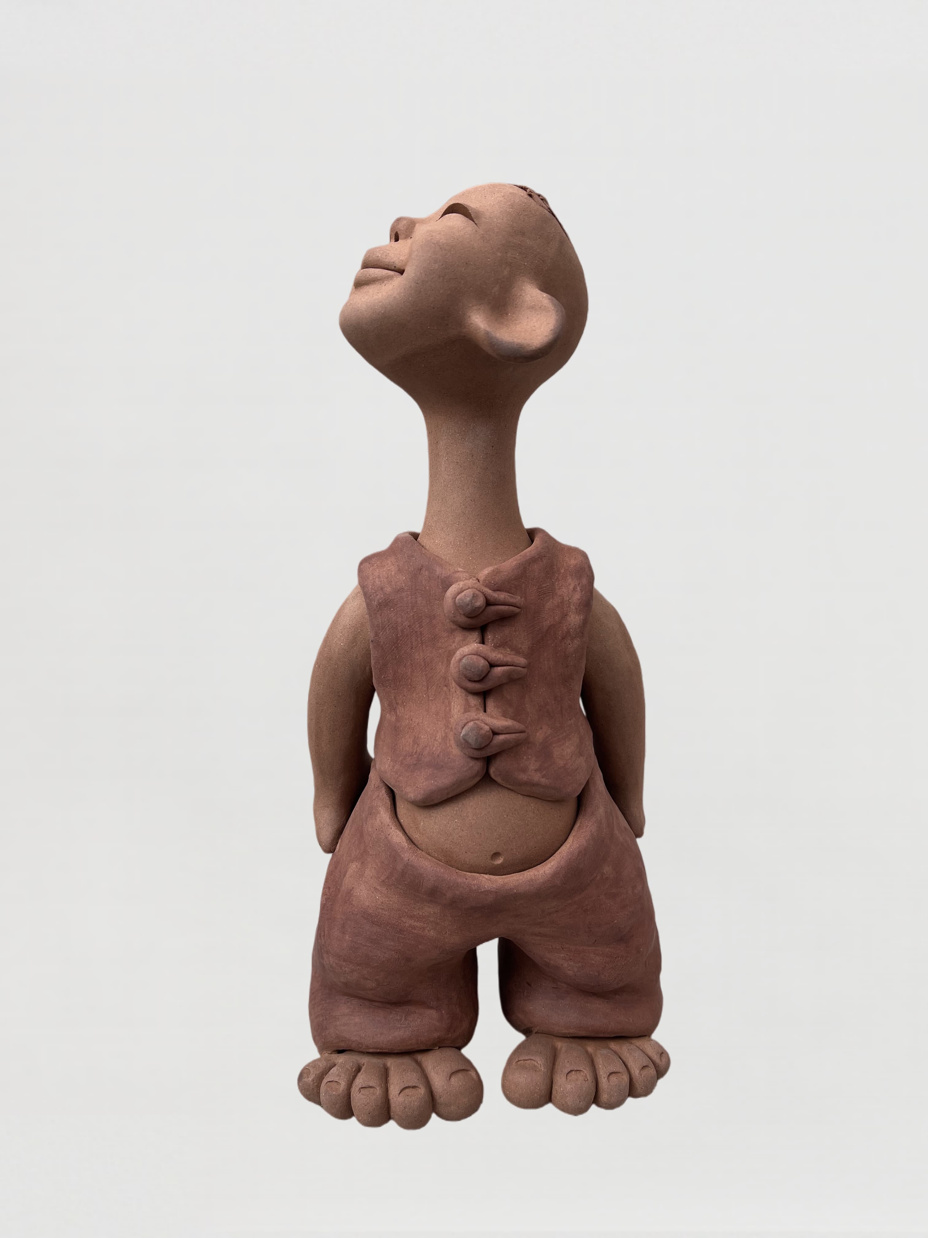 空を仰ぐ少年｜手びねり陶泥の人物彫刻作品｜Clay Tales – 泥言