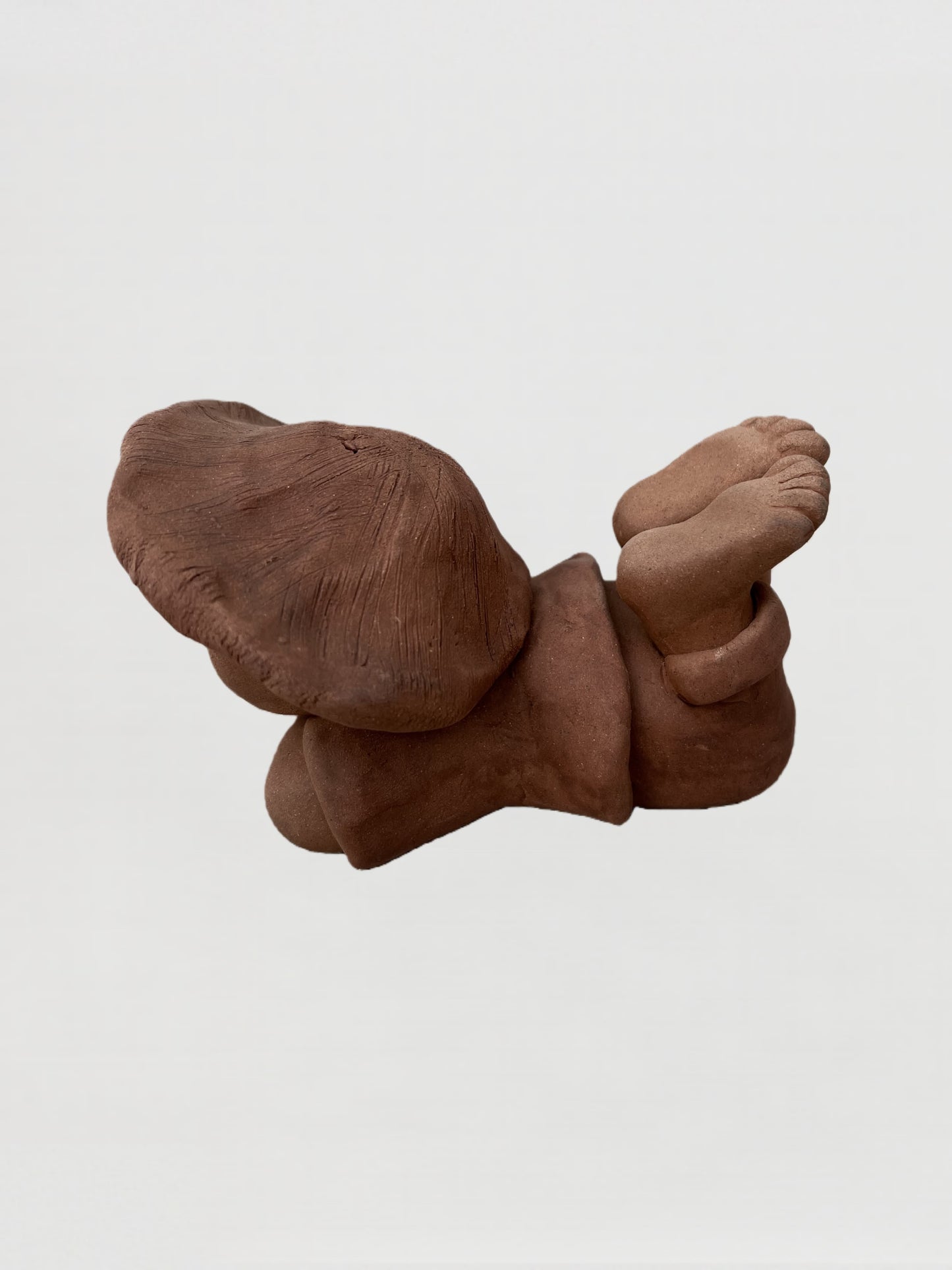 Handmade clay figurine – 草帽趴地童