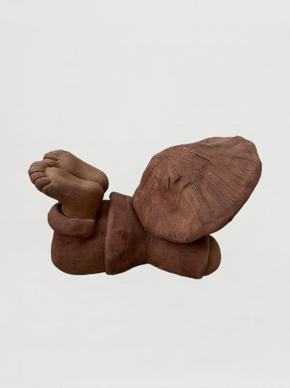 Handmade clay figurine – 草帽趴地童