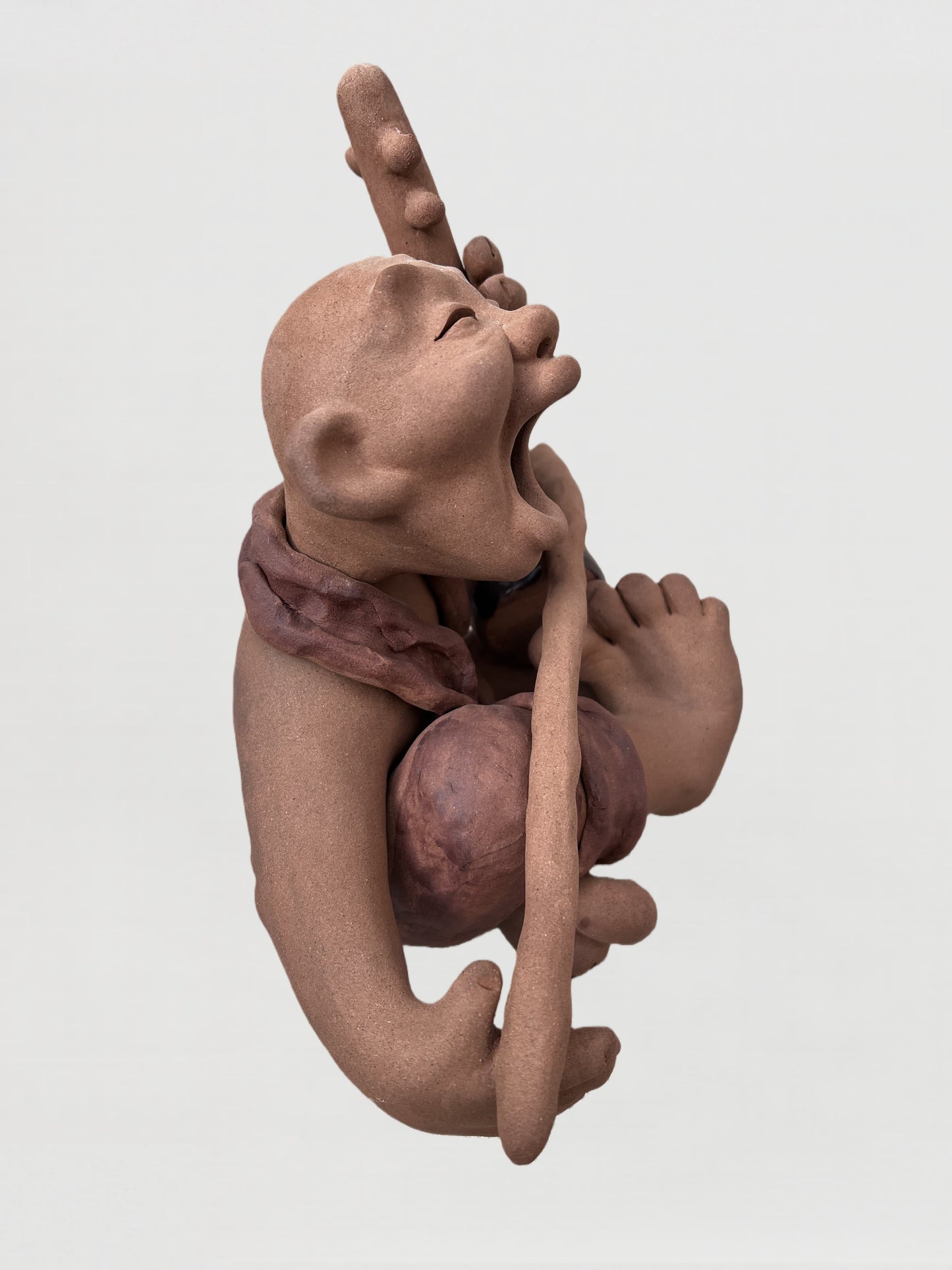 Handmade clay figurine – 巷隅拉胡者