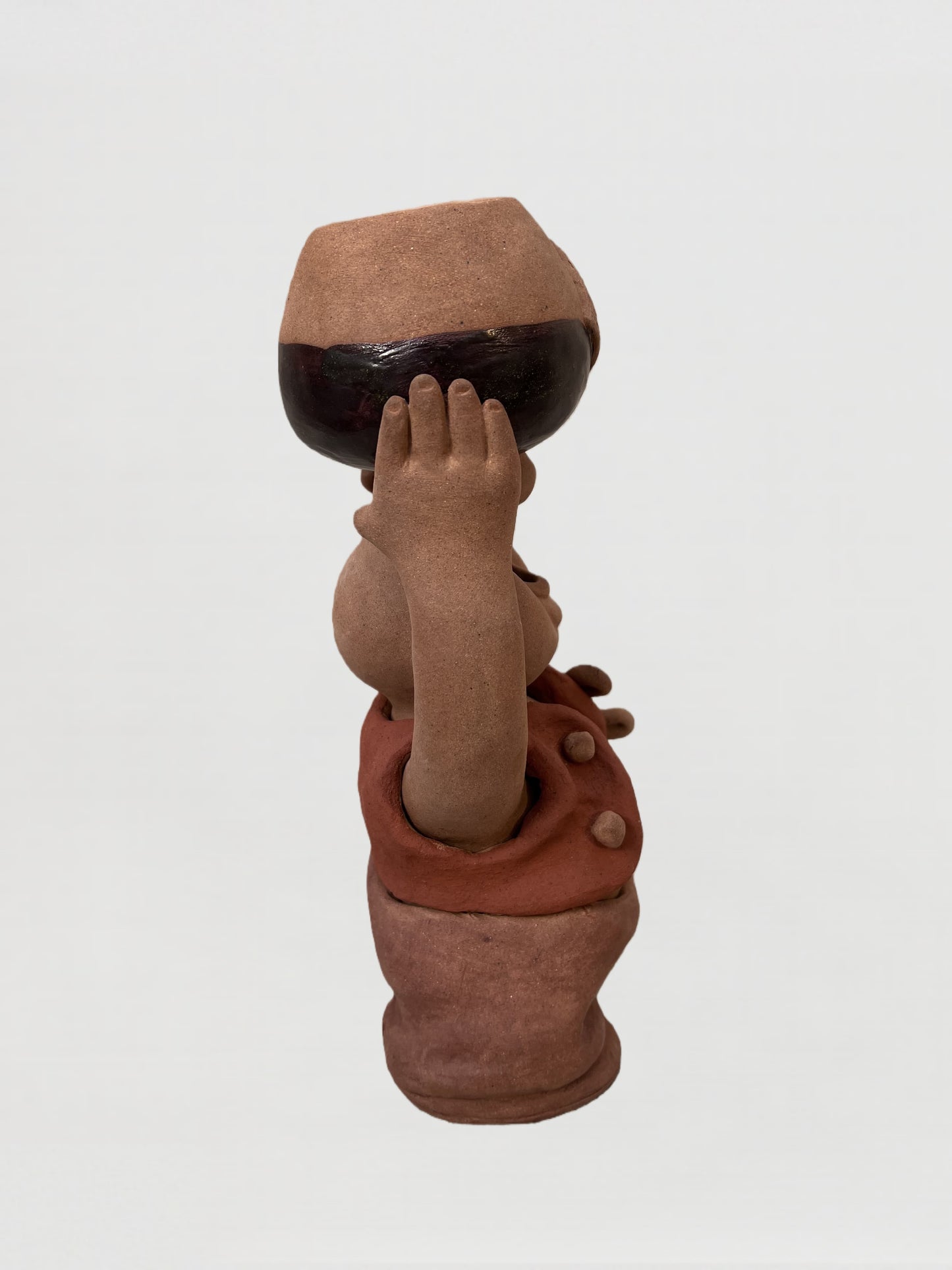 Handmade clay figurine – 舉缸豪飲